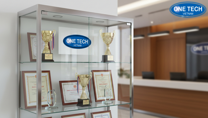 Tủ kính trưng bày cúp và bằng khen Tủ kính trưng bày cúp và bằng khen khung inox hiện đại