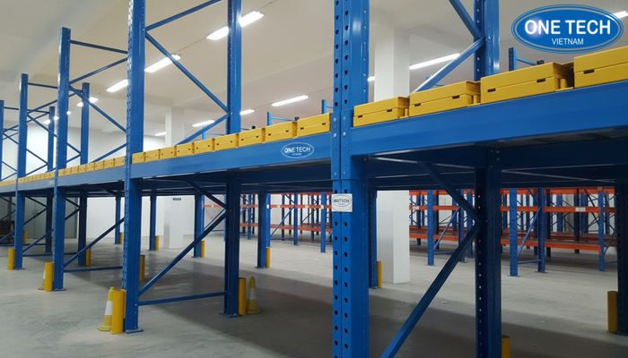 Minh họa kết cấu khung trụ, dầm và mặt sàn của hệ thống kệ kho tầng lửng