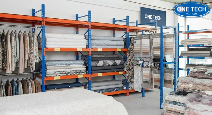 Mẫu kệ trưng bày vải phong cách tối giản, tận dụng tối đa diện tích