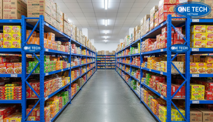 Kho hàng kệ siêu thị phục vụ giao nhanh cho khách tại Lâm Đồng