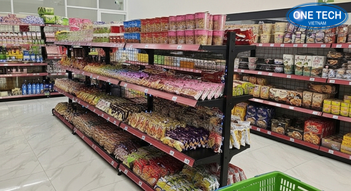 Mẫu kệ trưng bày mì tôm thực tế do Kệ siêu thị Lâm Đồng cung cấp